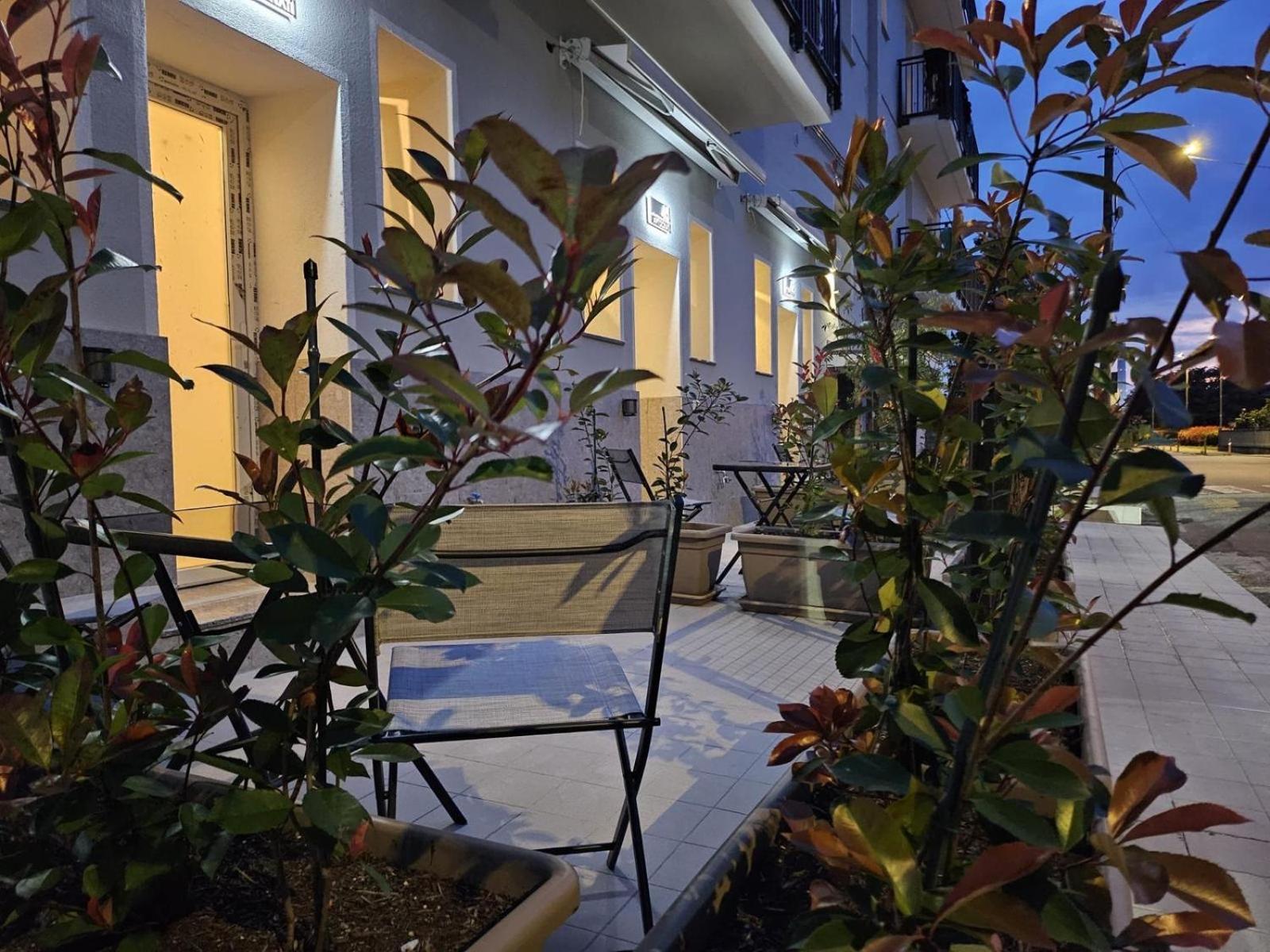 Apt Donati Home, Modernita E Comfort Con Parcheggio Gratuito Privato E Spazio Esterno Privato Cassano dʼAdda Kamer foto