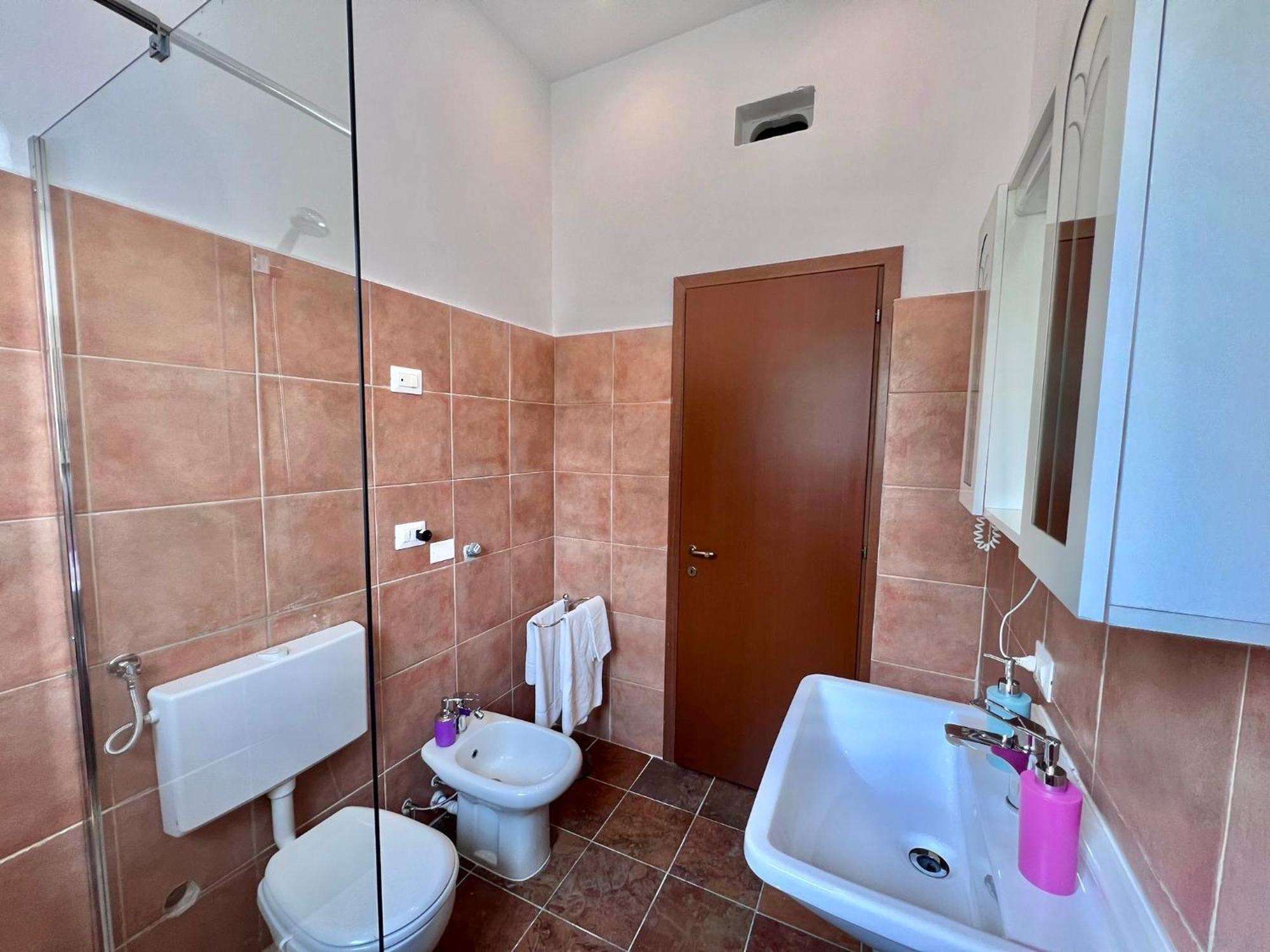 Apt Donati Home, Modernita E Comfort Con Parcheggio Gratuito Privato E Spazio Esterno Privato Cassano dʼAdda Buitenkant foto